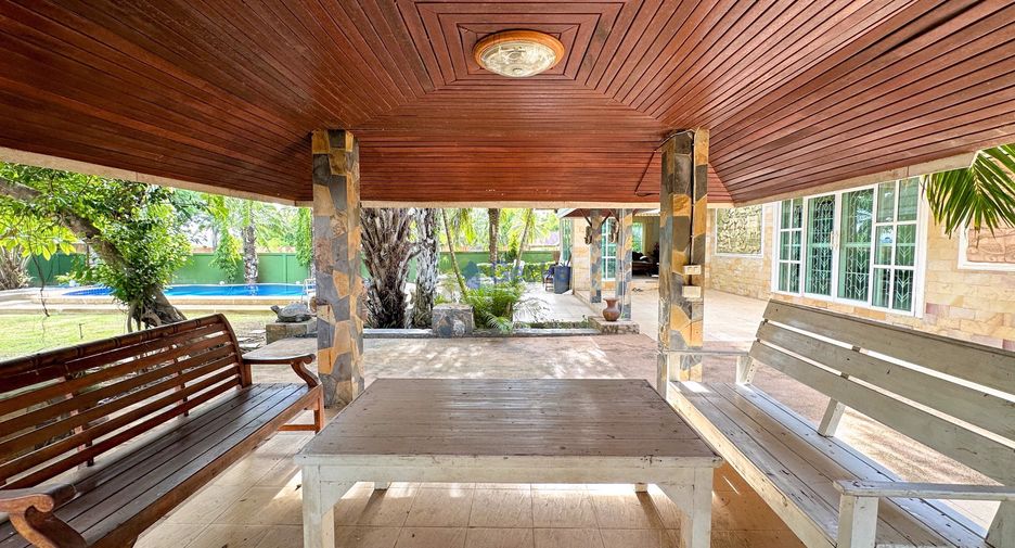 For rent 3 bedrooms house in Huay Yai, Pattaya