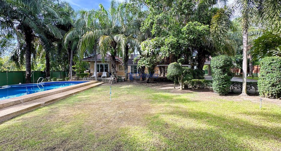 For rent 3 bedrooms house in Huay Yai, Pattaya