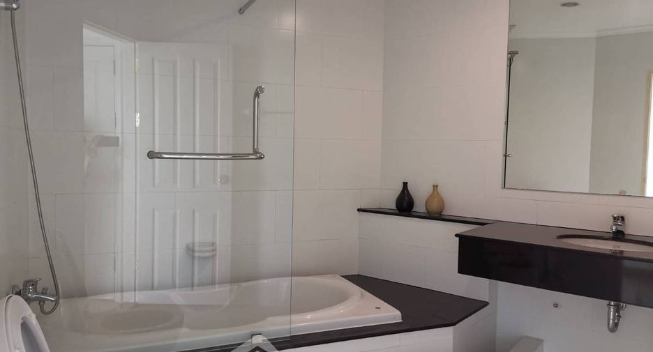 For rent 2 bedrooms condo in Bang Kho Laem, Bangkok
