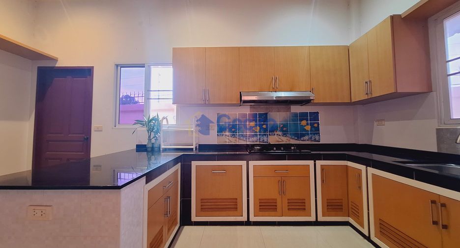 For rent 4 bedrooms house in Bang Lamung, Chonburi