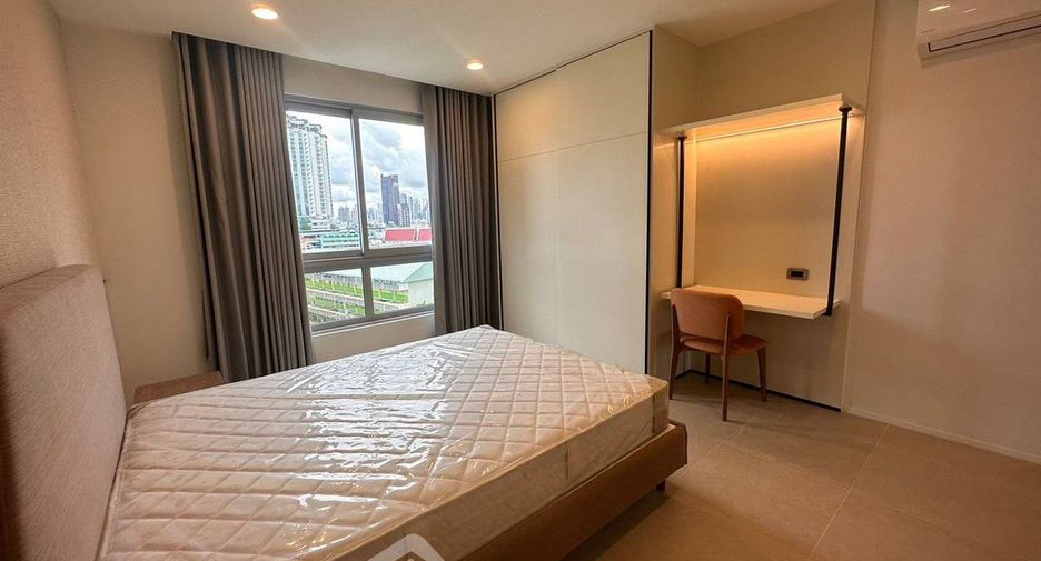 For rent 4 bedrooms condo in Khlong Toei, Bangkok