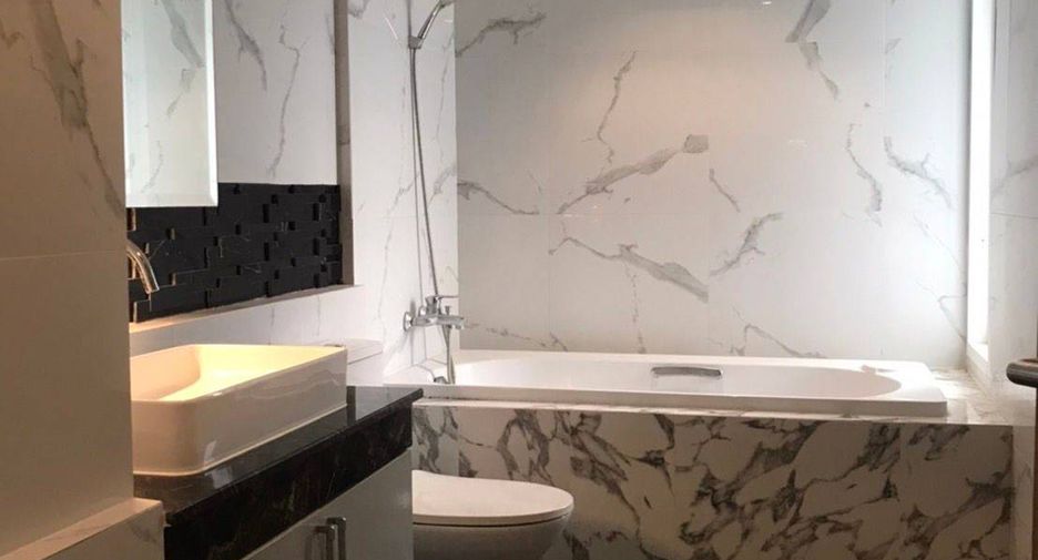For rent 4 bedrooms condo in Watthana, Bangkok