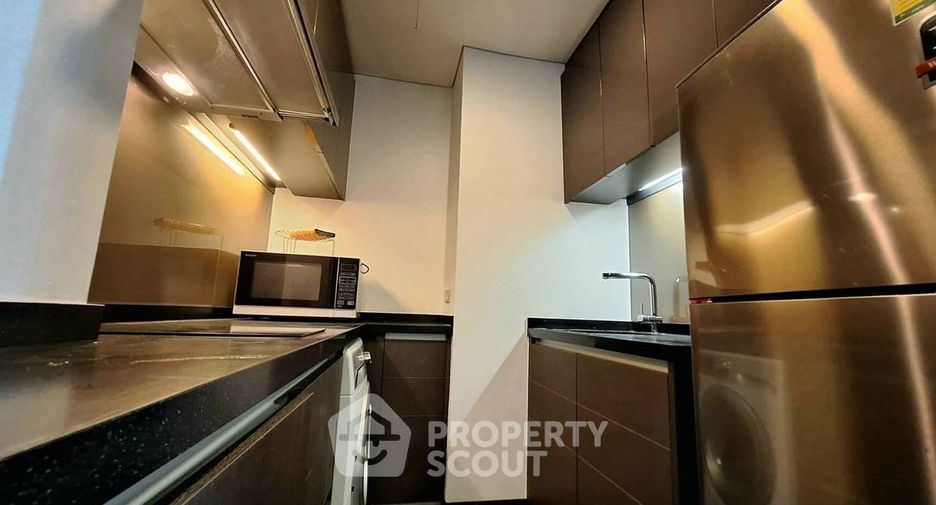 For rent 2 bedrooms condo in Khlong Toei, Bangkok