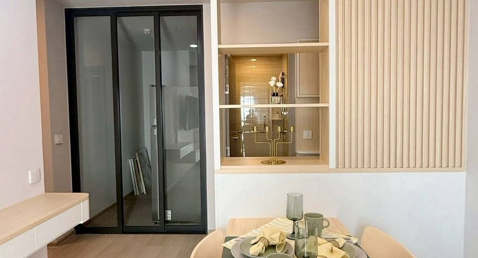For rent 2 bedrooms condo in Phra Khanong, Bangkok