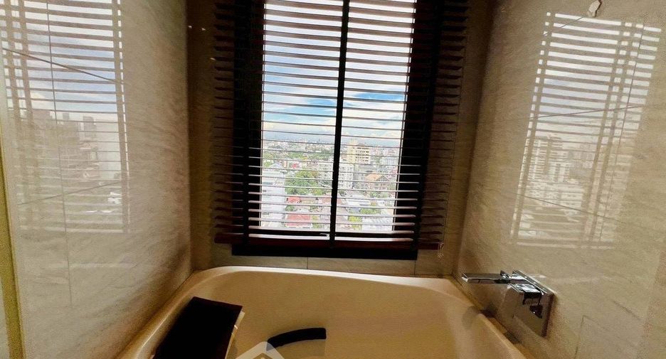 For rent 2 bedrooms condo in Watthana, Bangkok