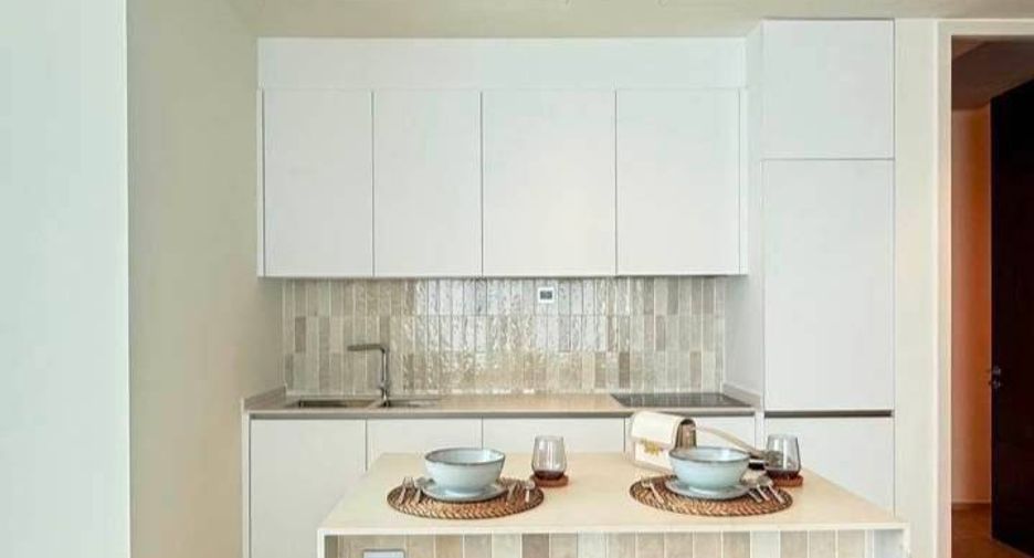 For rent 2 bedrooms condo in Khlong Toei, Bangkok