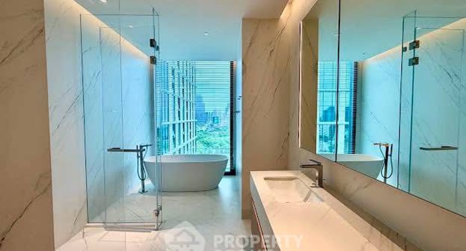 For rent 3 bedrooms condo in Sathon, Bangkok