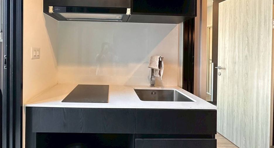Condo en alquiler de 1 habitaciones en Huai Khwang, Bangkok