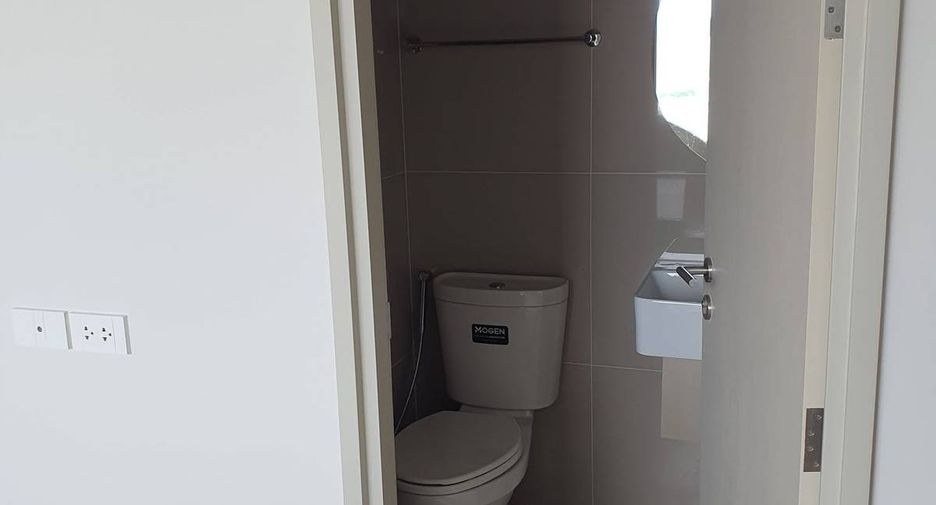 For rent 1 bed condo in Huai Khwang, Bangkok