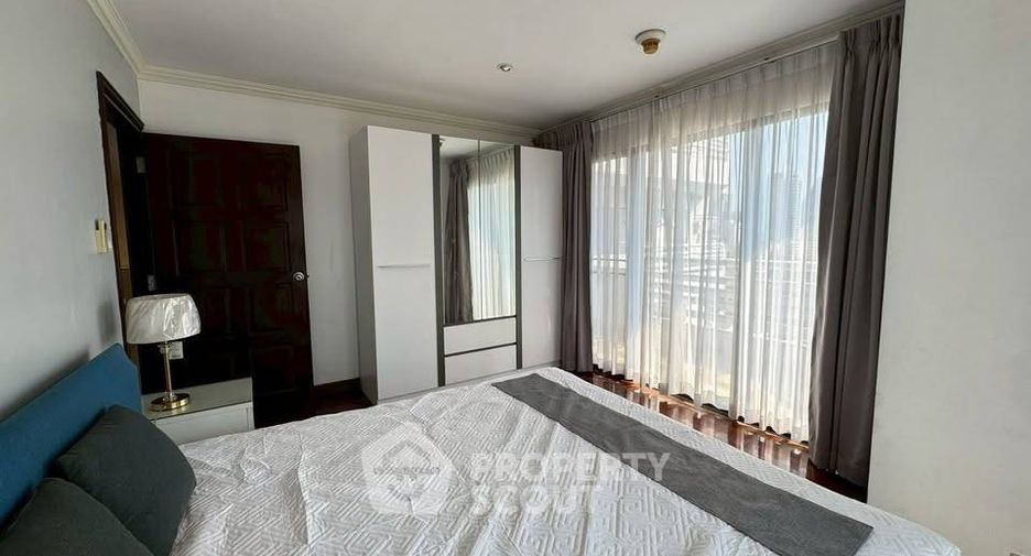For rent 3 bedrooms condo in Watthana, Bangkok