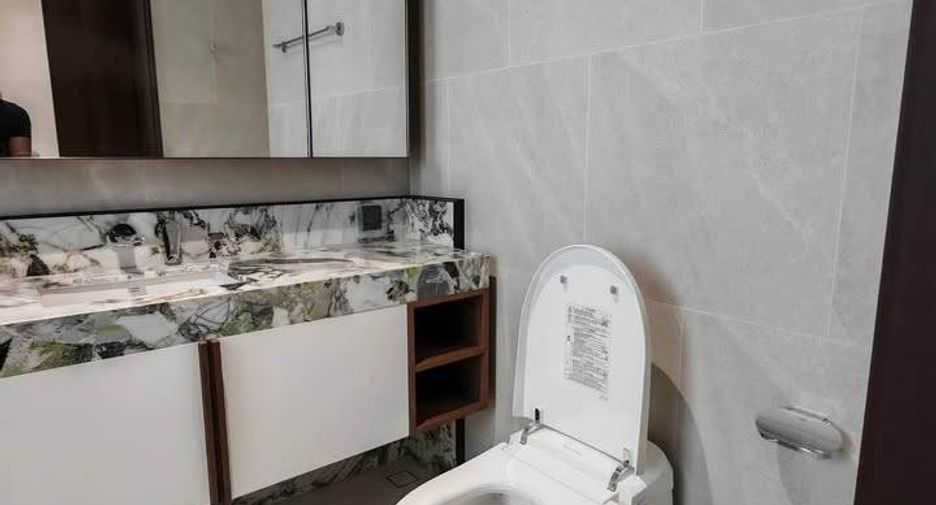 For rent 2 bedrooms condo in Sathon, Bangkok