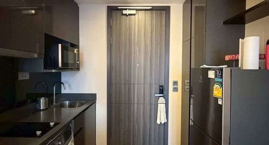 Condo en alquiler de 1 habitaciones en Khlong Toei, Bangkok