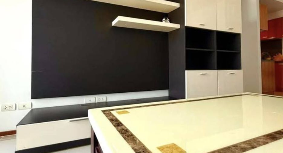 For rent 1 bed condo in Khlong San, Bangkok