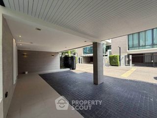 For rent 3 bedrooms house in Wang Thonglang, Bangkok