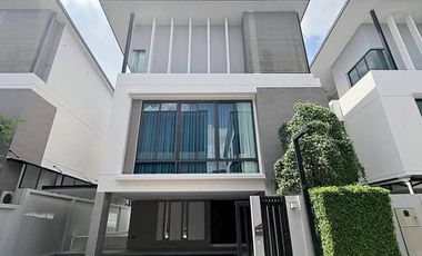 出租 3 卧室 独立屋 在 Wang Thong Lang, 曼谷