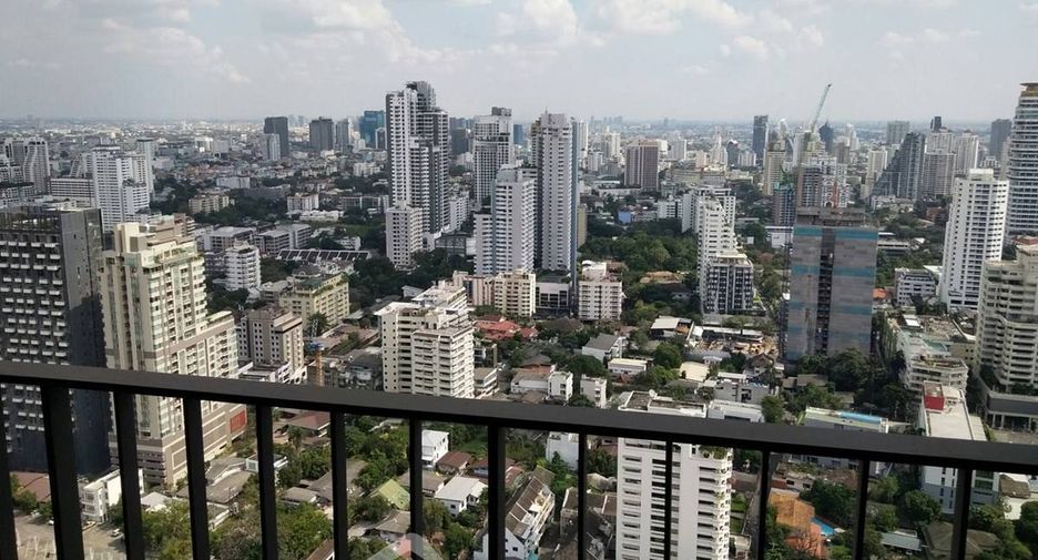 For rent 2 bedrooms condo in Khlong Toei, Bangkok
