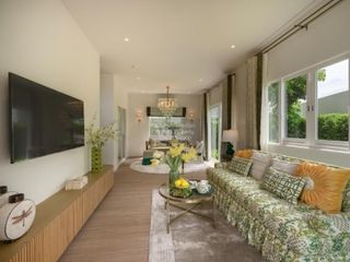 For sale 4 bedrooms house in Mueang Samut Prakan, Samut Prakan