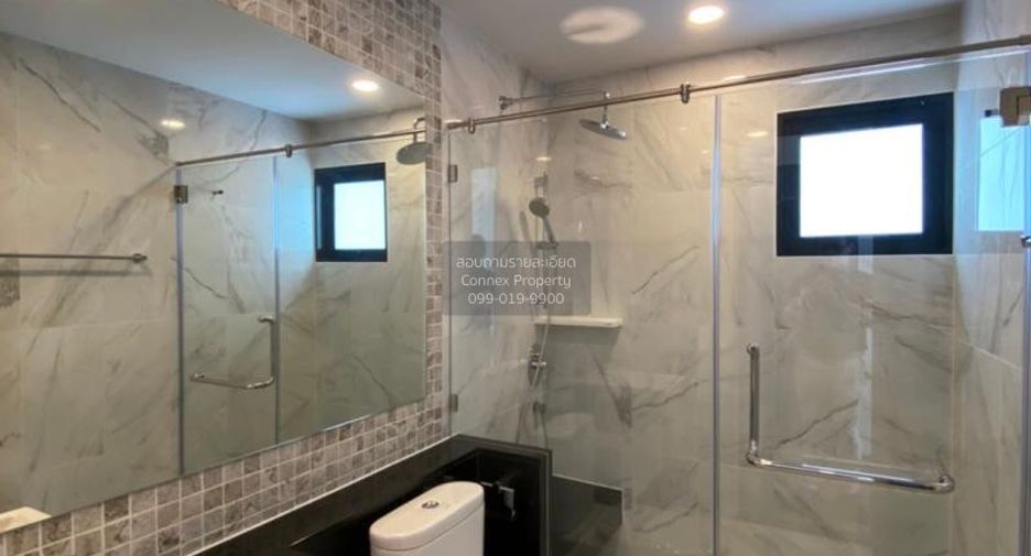 For rent 2 bedrooms condo in Khlong San, Bangkok
