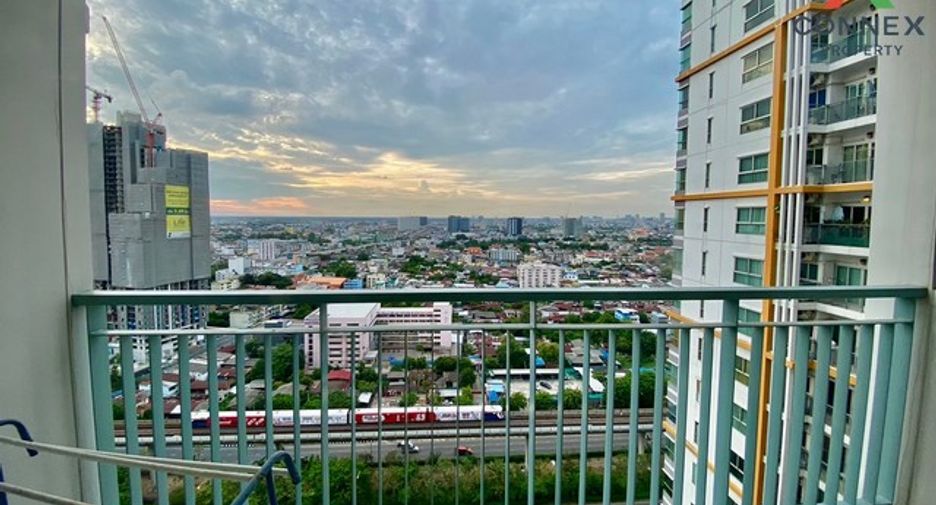 For rent 2 bedrooms condo in Thon Buri, Bangkok