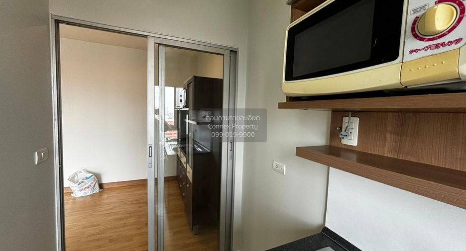 For rent 2 bedrooms condo in Thon Buri, Bangkok