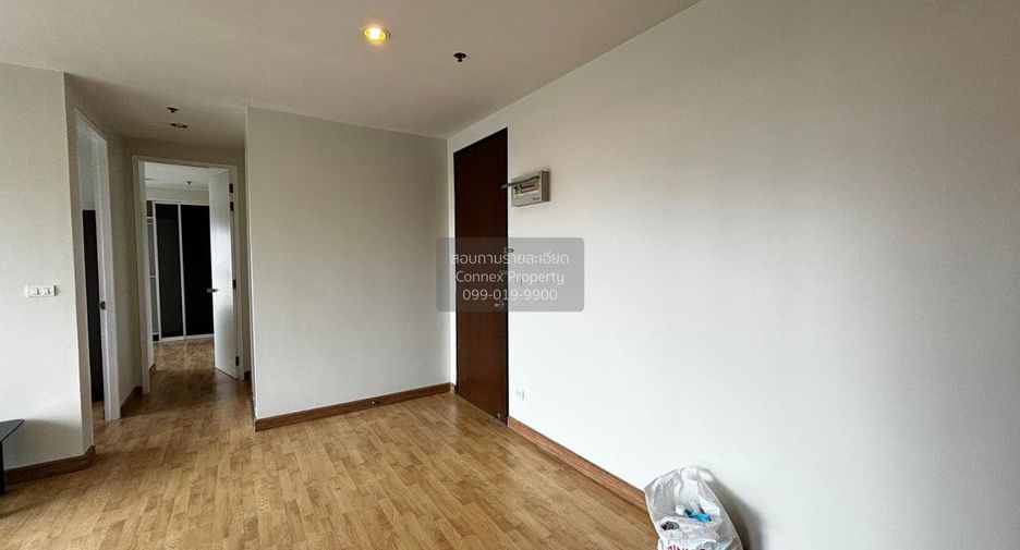 For rent 2 bedrooms condo in Thon Buri, Bangkok