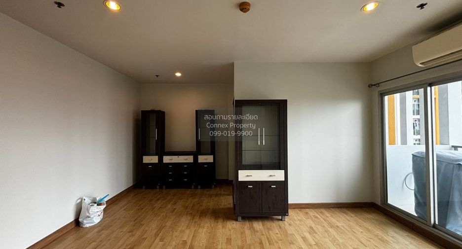 For rent 2 bedrooms condo in Thon Buri, Bangkok