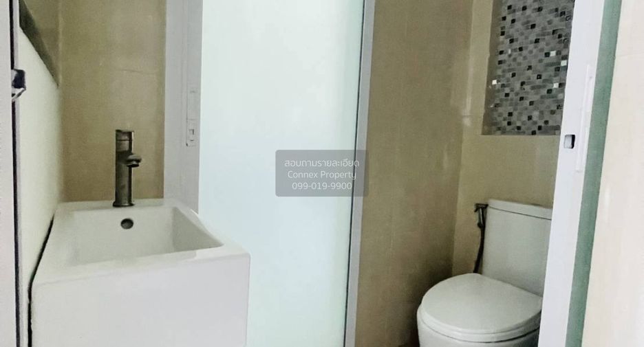 For rent 2 bedrooms condo in Huai Khwang, Bangkok