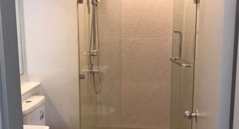 For rent 2 bedrooms condo in Phra Khanong, Bangkok