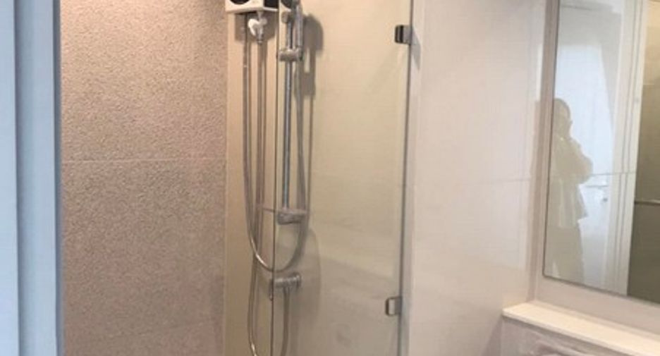For rent 2 bedrooms condo in Phra Khanong, Bangkok