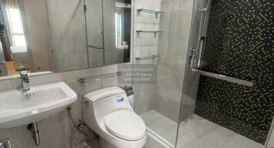 For rent 2 bedrooms condo in Phra Khanong, Bangkok