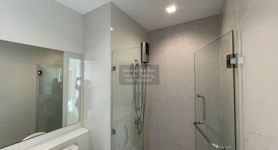 For rent 2 bedrooms condo in Phra Khanong, Bangkok