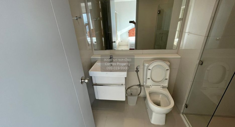 For rent 2 bedrooms condo in Phra Khanong, Bangkok