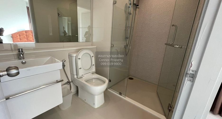 For rent 2 bedrooms condo in Phra Khanong, Bangkok