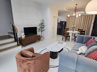 For rent 3 bedrooms house in Saphan Sung, Bangkok