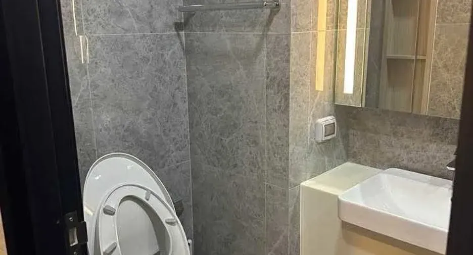 For rent 1 bed condo in Phaya Thai, Bangkok