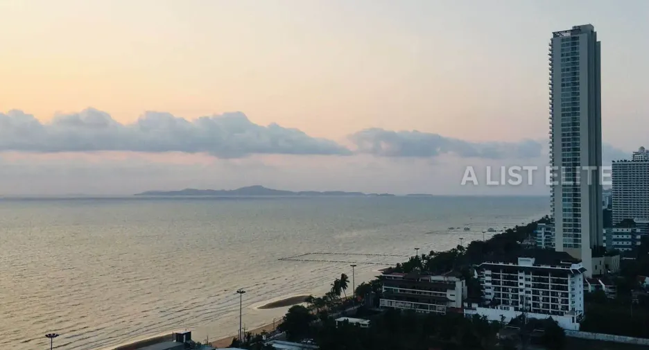 For sale 2 bedrooms condo in Jomtien, Pattaya