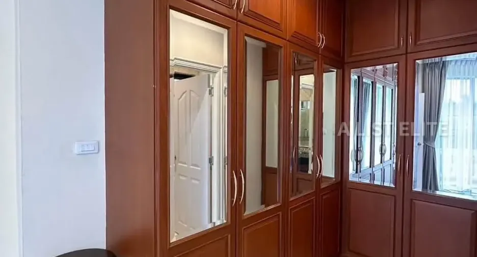 Casa en venta de 4 habitaciones en Bang Lamung, Chonburi