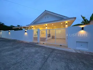 For sale 3 bedrooms house in Bang Saray, Pattaya