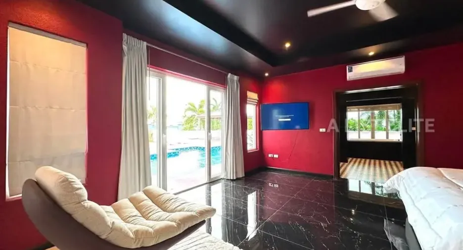 Аренда 4 спальни дом в Банг Ламунг, Чонбури