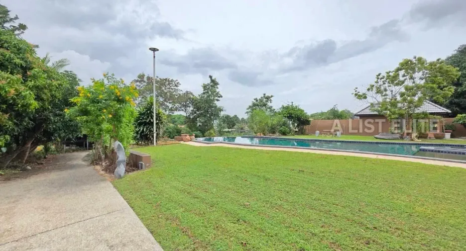 出售 6 卧室 独立屋 在 Bang Lamung, Chon Buri