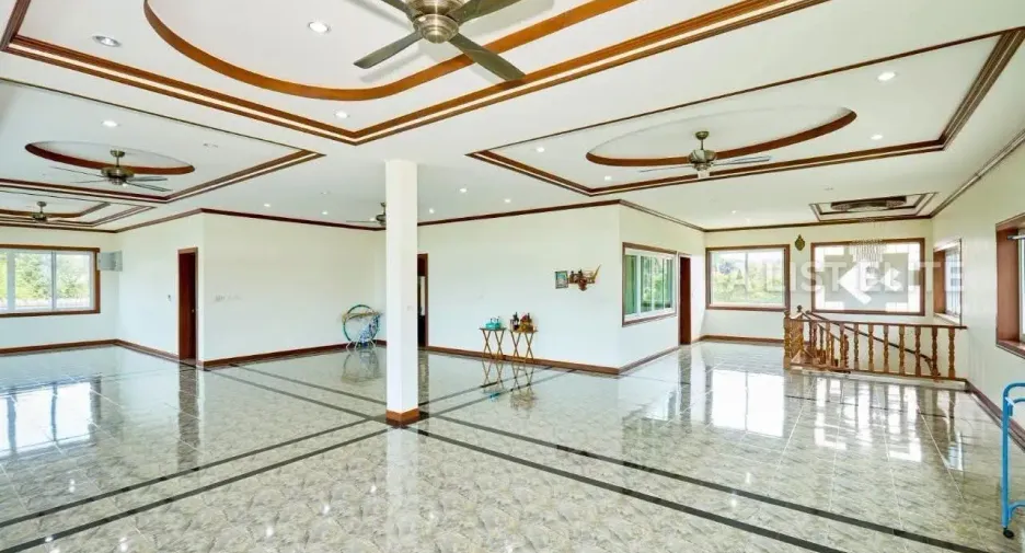 出售 6 卧室 独立屋 在 Bang Lamung, Chon Buri