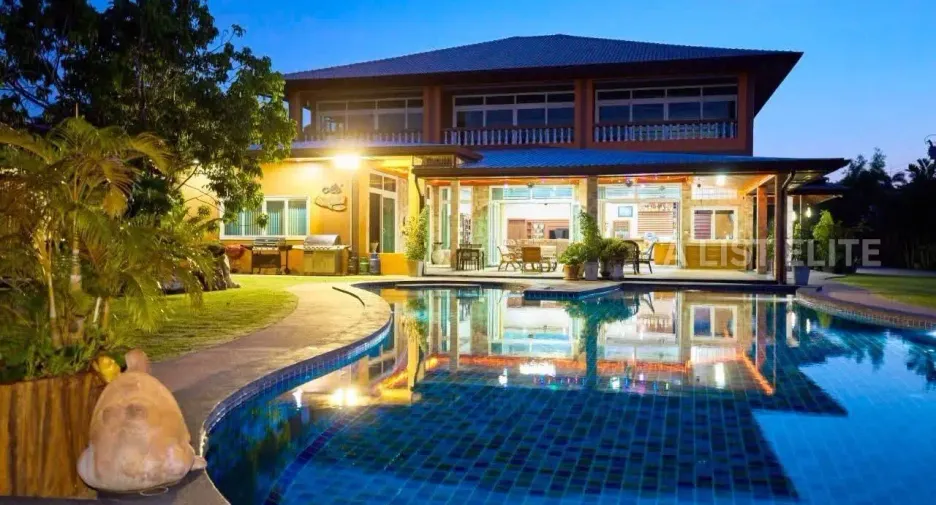 出售 6 卧室 独立屋 在 Bang Lamung, Chon Buri