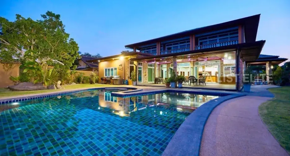 出售 6 卧室 独立屋 在 Bang Lamung, Chon Buri