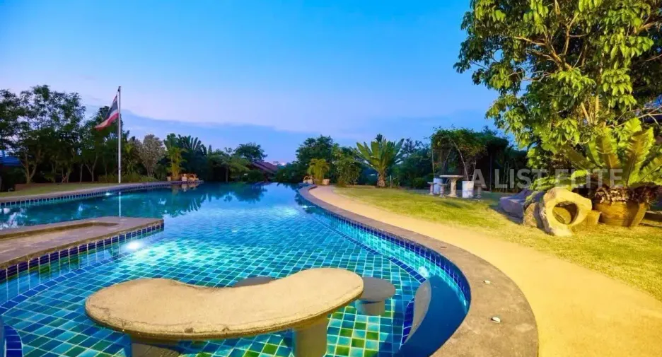 出售 6 卧室 独立屋 在 Bang Lamung, Chon Buri