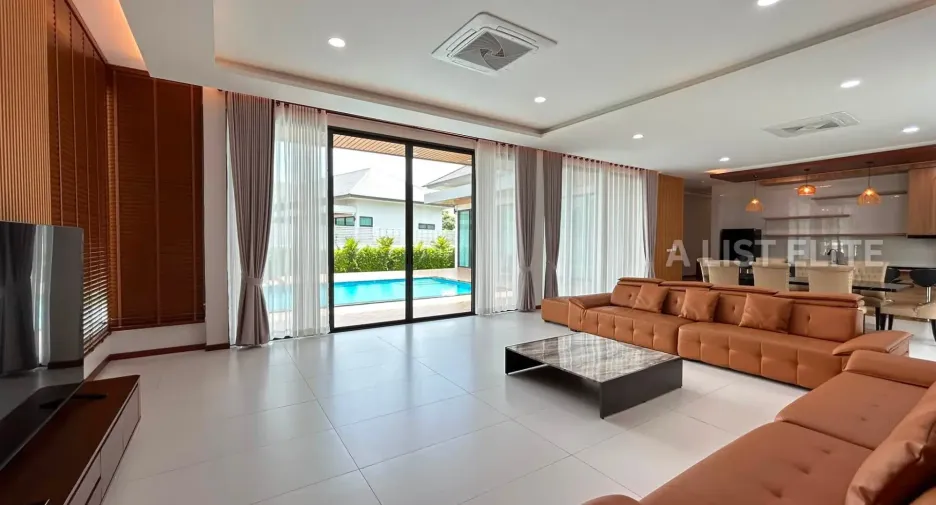For rent 4 bedrooms house in Bang Lamung, Chonburi