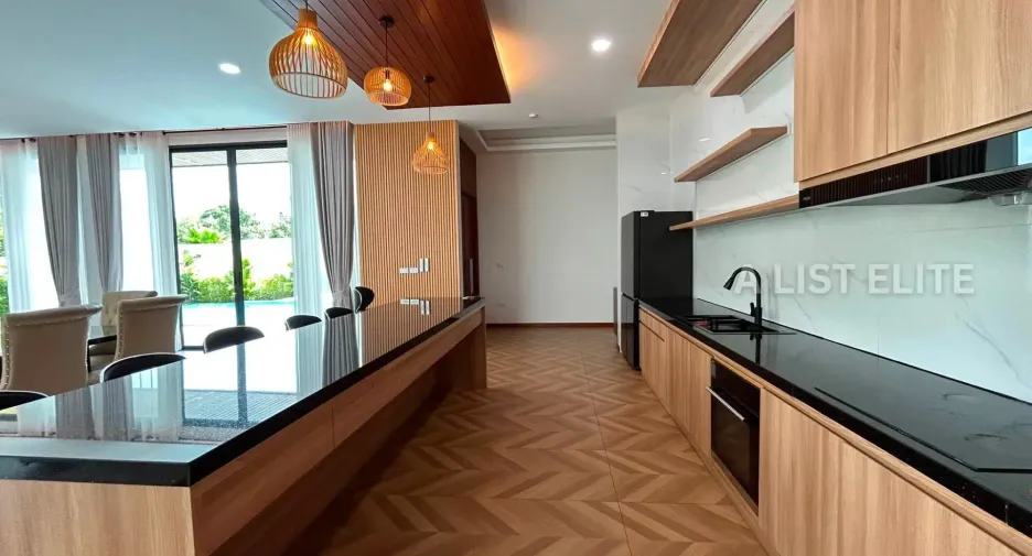 For rent 4 bedrooms house in Bang Lamung, Chonburi