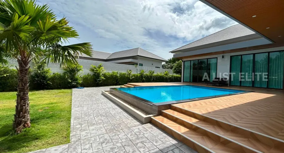 For rent 4 bedrooms house in Bang Lamung, Chonburi