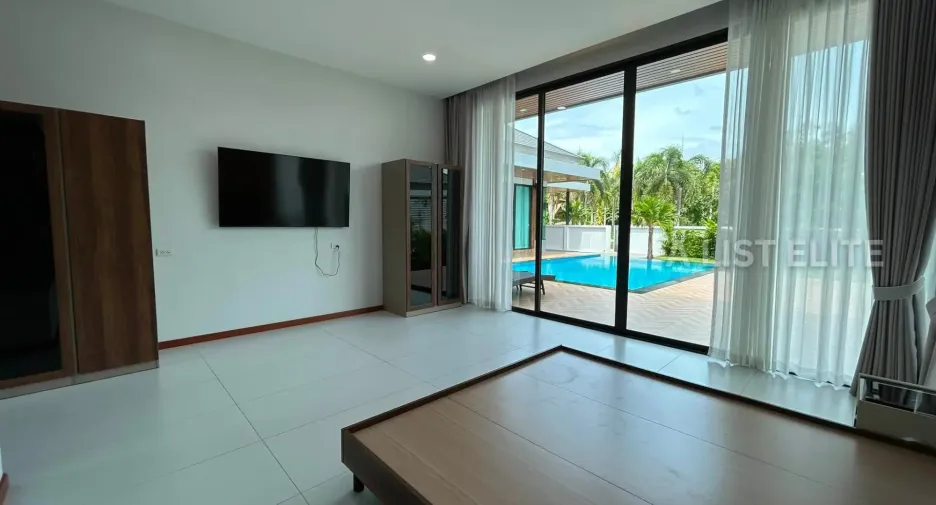 For rent 4 bedrooms house in Bang Lamung, Chonburi