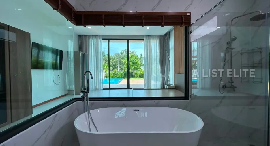 For rent 4 bedrooms house in Bang Lamung, Chonburi