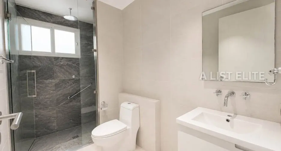For rent 6 ベッドルーム house in Bang Lamung, Chonburi